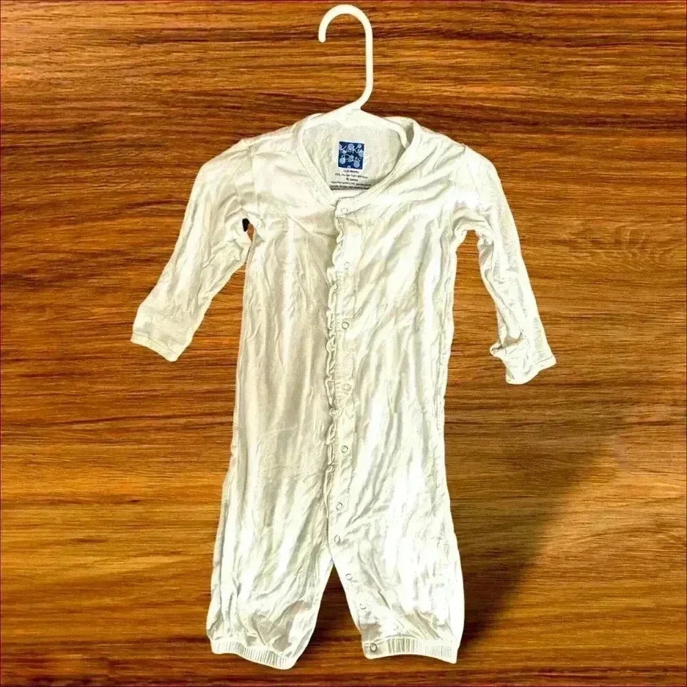 Kickee Pant 18 mo white layette w pants conversion. NL wear, Grt cnditn.